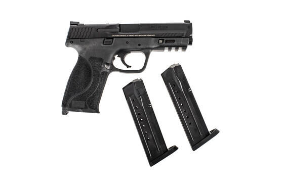 Smith&Wesson M&P9 2.0 Full Size 9mm Pistol comes with two 17 round magazines
